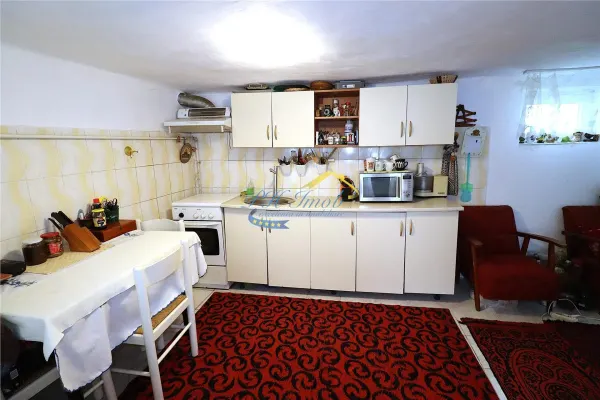 Casă 4 camere Magureni - poza 8