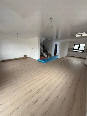 Casă 4 camere Tărlungeni - poza 4