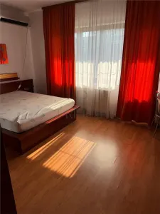 Apartament 3 camere, 90 mp, decomandat – zona Medicina - foto 2