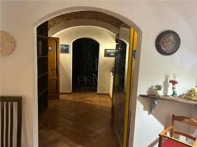 SPATIU COMERCIAL -  ZONA ULTRACENTRALA - 4 PUNCTE DE ACCES - TRIFAZIC - 380MP - AUTORIZAT ISU - foto 10