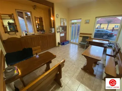 Casa cu 4 camere+spatiu comercial de vanzare in Unirii - foto 13