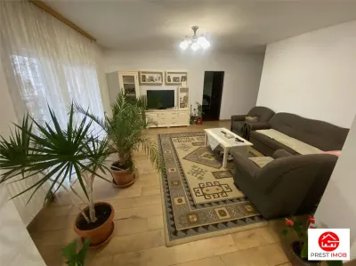 Casa cu 4 camere+spatiu comercial de vanzare in Unirii - foto 3