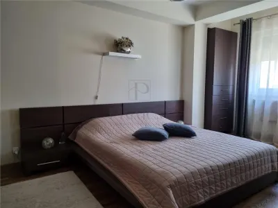 GIROC - 2 CAMERE - ETAJ INTERMEDIAR - PARCARE INCLUSA - ZONA EXCELENTA - foto 3