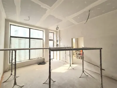 Spatiu comercial renovat cu vitrina - Semicentral - foto 2