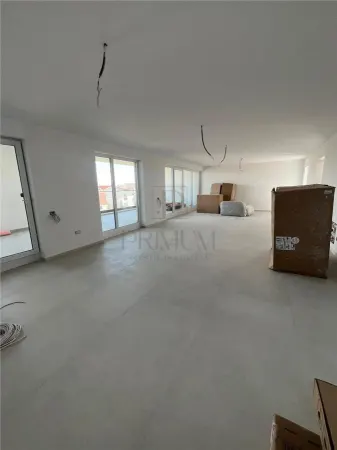 Apartament 4 camere Dumbrăvița - poza 2