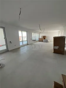 Apartament 4 camere Dumbrăvița - poza 2