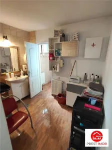 Apartament si spatiu comercial de vanzare - foto 11