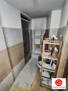 Apartament si spatiu comercial de vanzare - foto 7