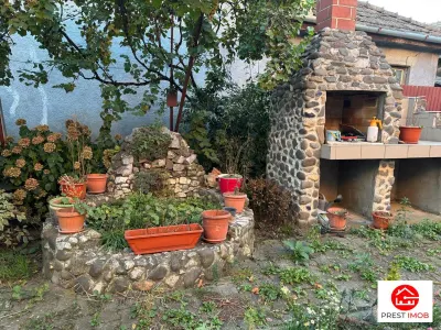 Casa independenta , vintage de vanzare , 300 mp cu teren de 1493 mp Sancrariul de Mures - foto 3