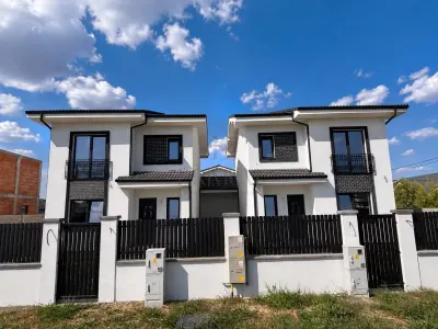 DUPLEX DESPARTIT PRIN CT, MOSNITA NOUA,  GATA DE MUTAT. - Mosnita Noua