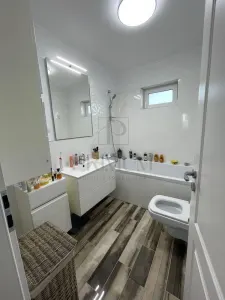 Apartament in casa insiruita - zona buna - mobilat utilat - curte amenjata - foto 7