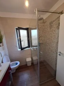 GIROC - Casa individuala - Lux - Toate utilitatile - foto 9