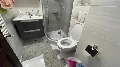 BUCOVINA - RENOVAT - ETAJ 1 - BLOC IZOLAT - 4 CAMERE - 2 BAI - 2 BALCOANE - CENTRALA PROPRIE - RULOURI - foto 6