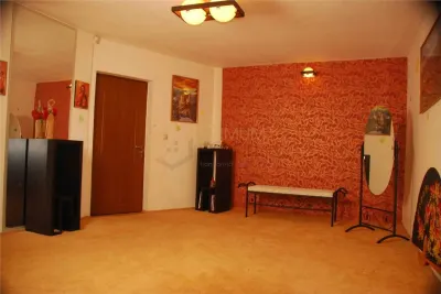 GIROC - Casa individuala spatioasa - Garaj - Demisol - Jacuzzi - foto 11