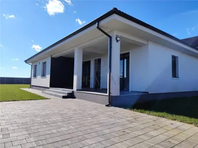 CASA INDIVIDUALA - FINISAJE PREMIUM - TEREN 748 MP - ZONA LINISTITA - Mosnita Noua