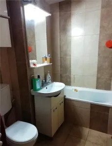 LIPOVEI - PARTER INALT - 3 cam - 2 bai - centrala proprie - BOXA - foto 5