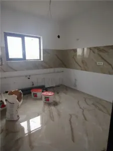 Duplex 5 camere - bucatarie inchisa - finalizat - dormitor la parter - foto 4