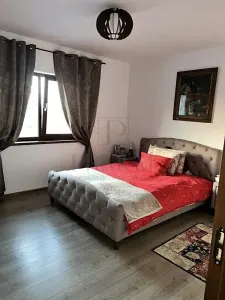 GIROC - 3 Camere - Etaj 1 - Pod cu intrare din apartament - foto 4