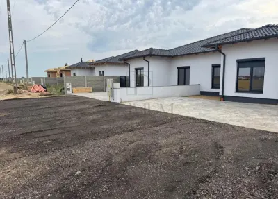 Duplex pe plan -  4 camere - toate utilitatile - foto 7