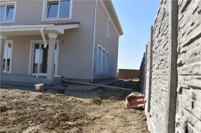Casa individuala - zona foarte buna- proiect deosebit - posibilitate alegere finisaje  - aspect modern - camere - garaj foarte mari - garaj - foto 2