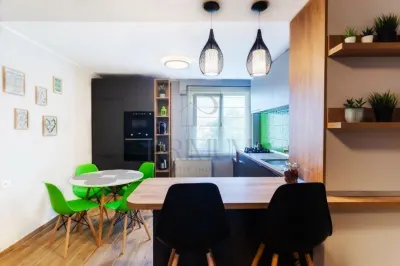 CENTRAL - ETAJ 5 - BLOC IZOLAT - LIFT - 3 CAMERE - clima - RENOVAT - BOXA CF - foto 13