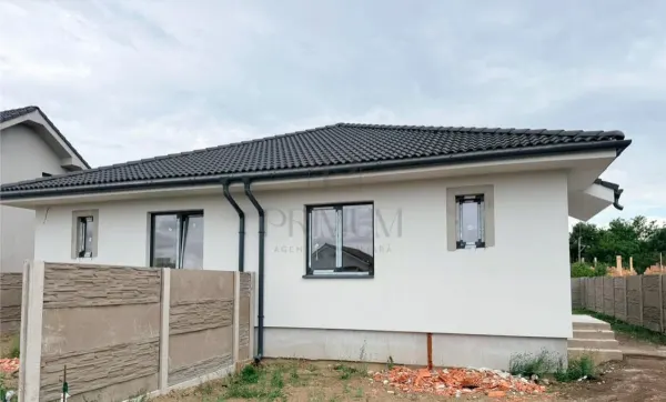 Casă 3 camere Albina - poza 1