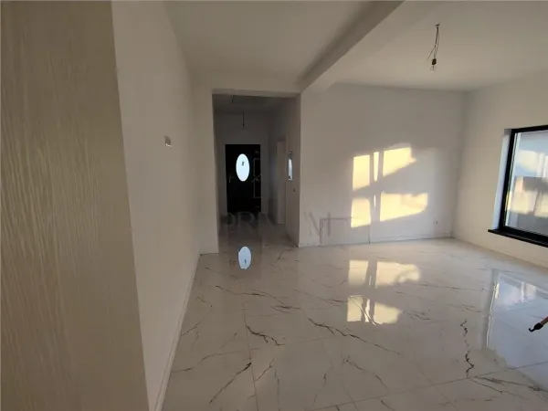 Casă 3 camere Moșnița Nouă - poza 2