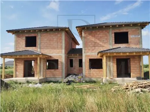 Casă 4 camere Moșnița Nouă - poza 2
