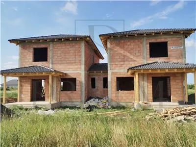 Duplex despartit prin camera tehnica - langa asfalt - compartimentare excelenta - dormitor la parter - foto 2