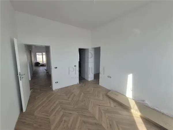 Casă 4 camere Moșnița Nouă - poza 8