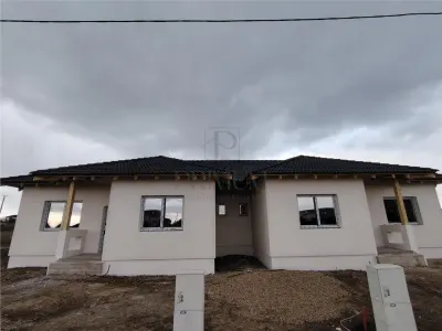 Duplex separat prin baie - toate utilitatile - proiect deosebit - foto 3