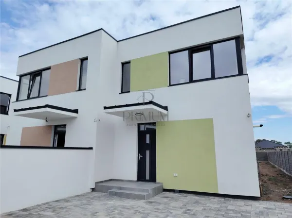 Casă 3 camere Moșnița Nouă - poza 1