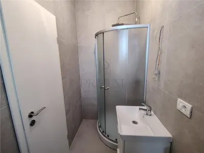 Duplex despartit prin camera tehnica - toate utilitatile- zona excelenta - foto 9