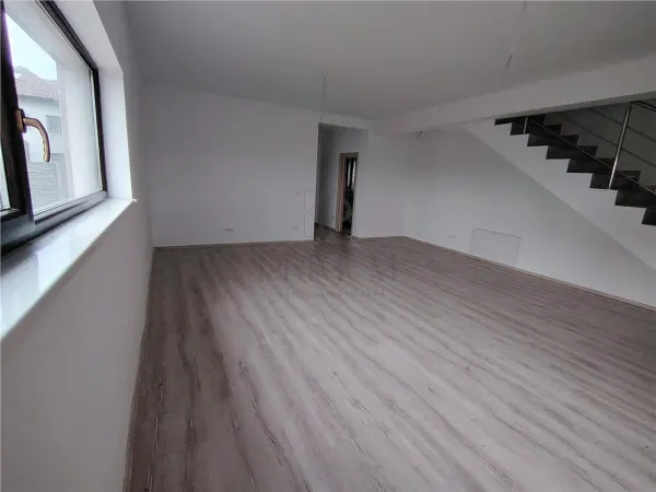 Casă 5 camere Moșnița Nouă - poza 3