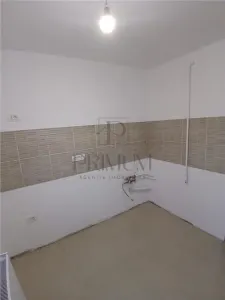 Dambovita - 2 Camere - Etaj intermediar cu LIFT - Decomandat - Complet renovat - foto 5