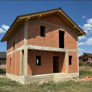 Casa individuala - zona excelenta - toate utilitatile - posibilitate de cumparare la cheie sau la rosu - foto 4