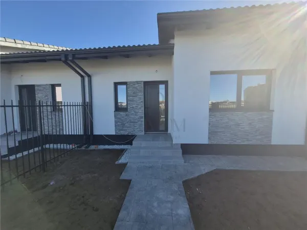 Casă 3 camere Moșnița Nouă - poza 1