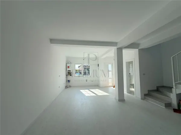 Casă 4 camere Moșnița Nouă - poza 2