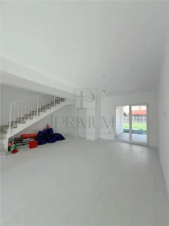 Casă 4 camere Moșnița Nouă - poza 3