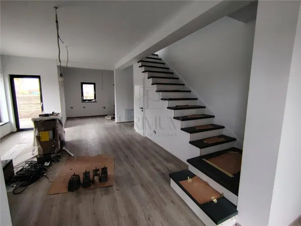 Casă 3 camere Moșnița Nouă - poza 2