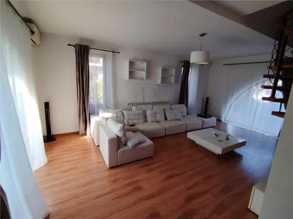 Casă 6 camere Moșnița Nouă - poza 1