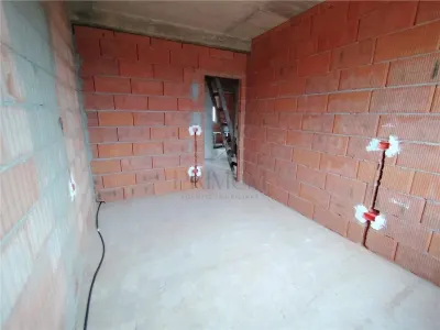 DUPLEX SPATIOS - ASFALT - POSIBILITATE CARPORT - foto 8
