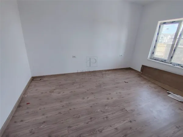 Casă 3 camere Moșnița Veche - poza 4