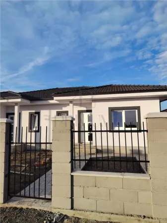 Casă 3 camere Moșnița Nouă - poza 1