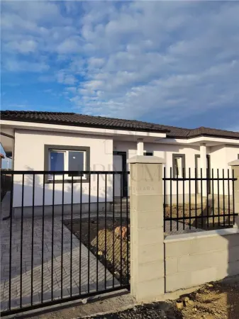 Casă 3 camere Moșnița Nouă - poza 2