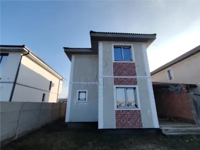Duplex separat prin garaj - zona excelenta - toate utilitatile - asfalt - personalizare interioara - foto 4