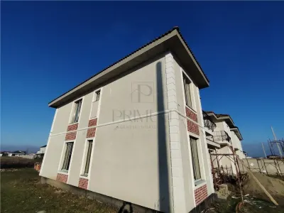 Duplex separat prin garaj - zona excelenta - toate utilitatile - asfalt - personalizare interioara - foto 5