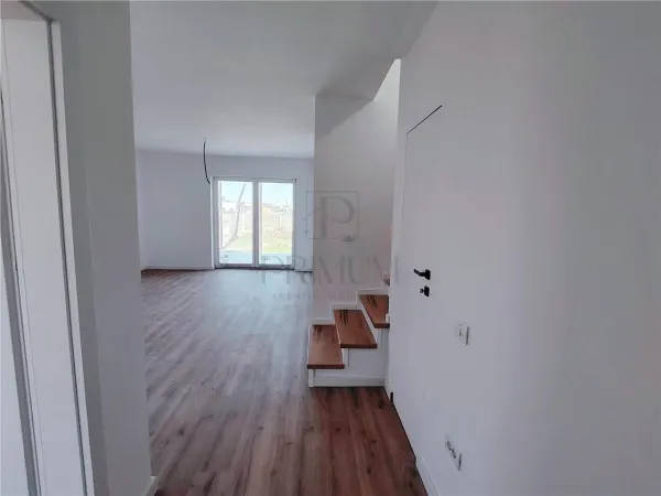 Casă 5 camere Moșnița Nouă - poza 4