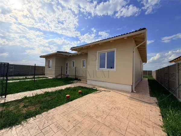 Casă 3 camere Urseni - poza 1