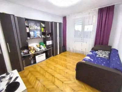 SAGULUI - ETAJ 3 - DECOMANDAT - 3 CAMERE - CENTRALA PROPRIE - foto 1
